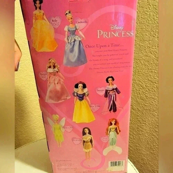 2004 Disney Store Exclusive Princess Pocahontas - Picture 2 of 2